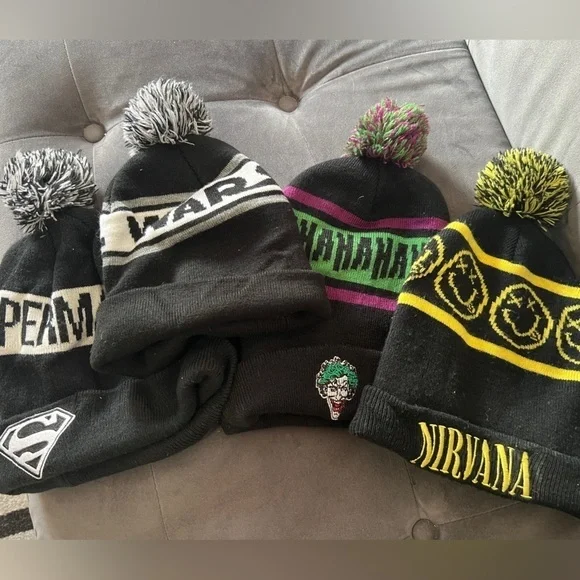 Lot of 4 winter hats beanies one size Superman Nirvana Starwars Joker - Picture 2 of 6